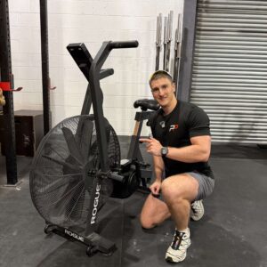 oliver next to airbike